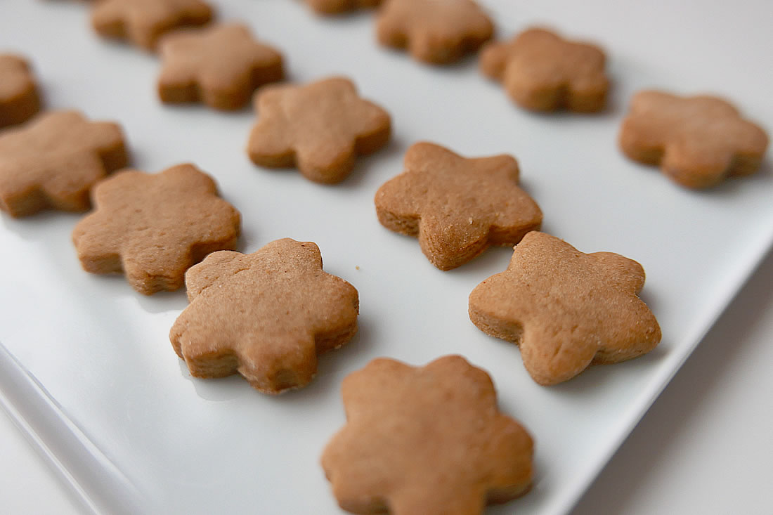 Kinako cookies – toasted soybean flour