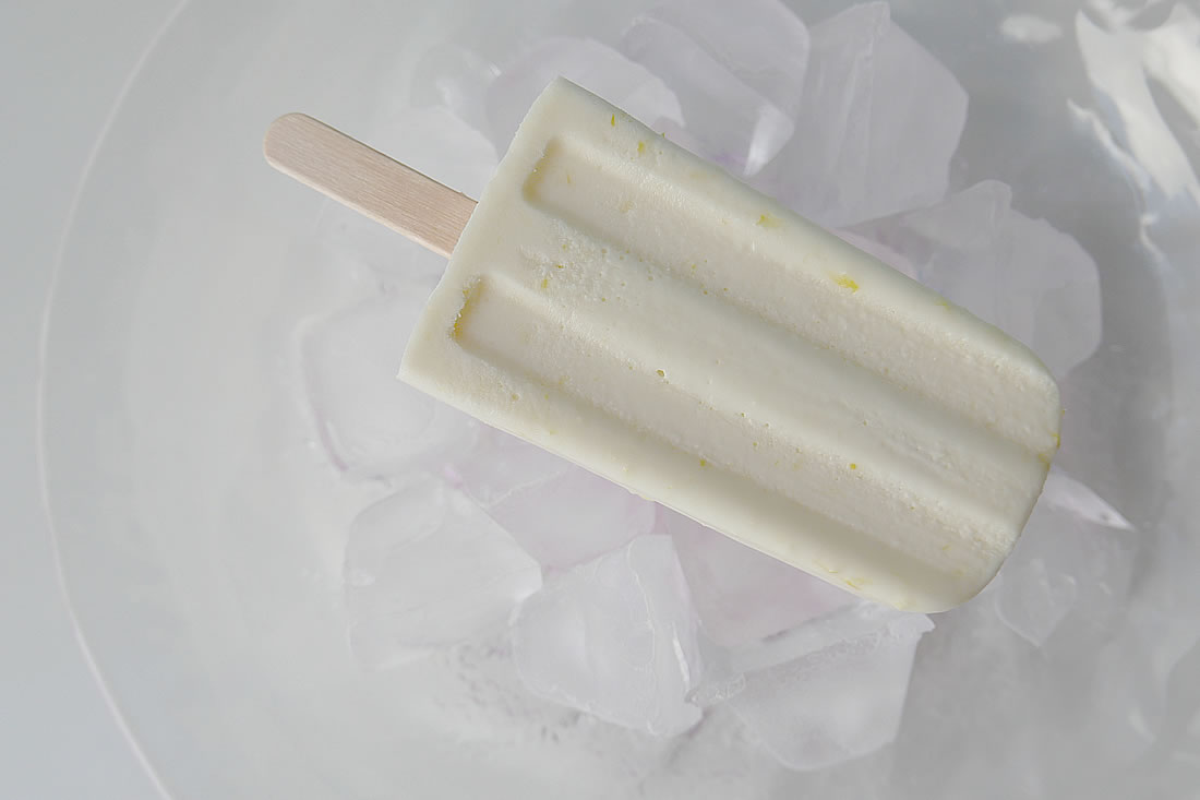 Creamy lemon ice pop