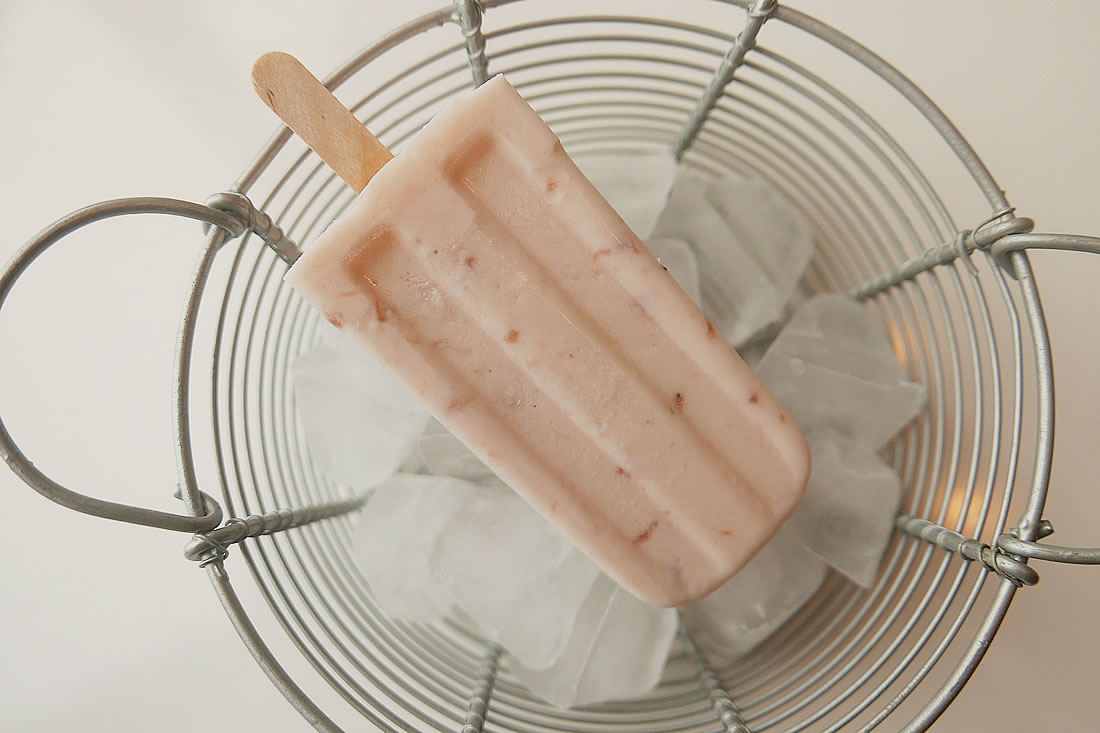 Strawberry jam & yogurt ice pop