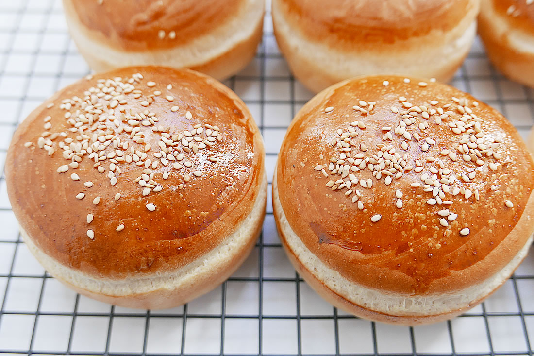Hamburger buns