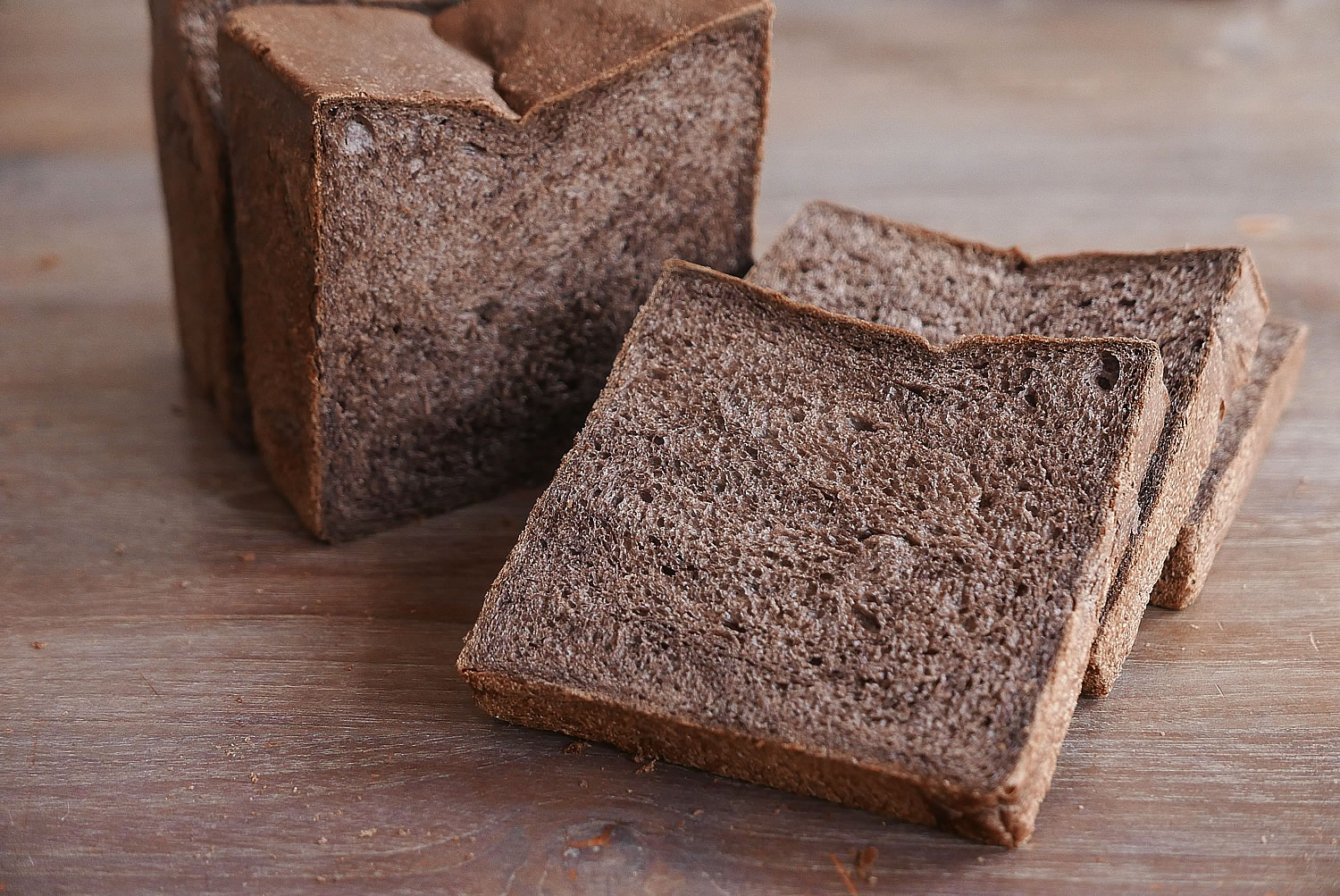 Black bread loaf - Black shokupan
